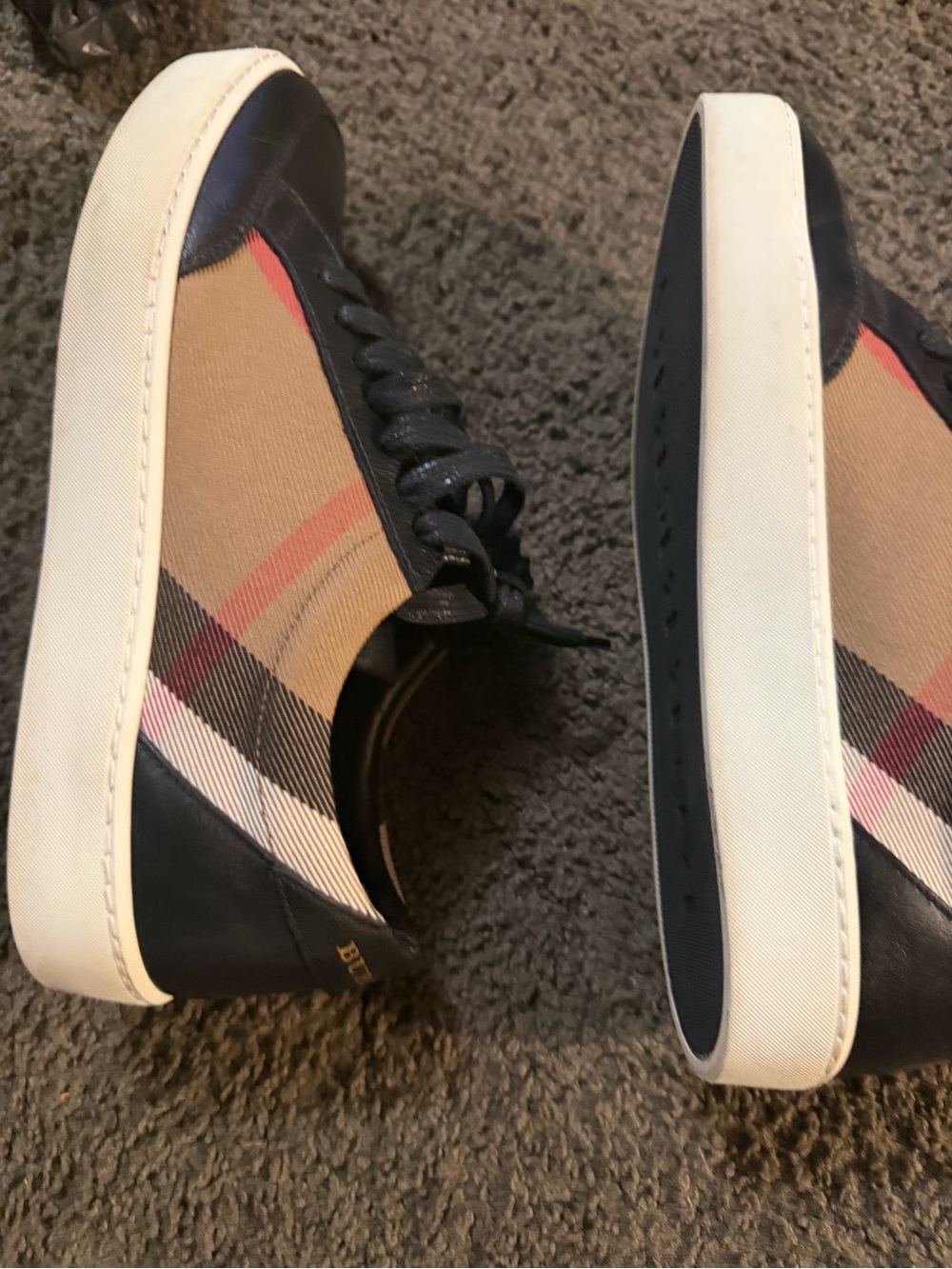 Burberry Black Leather Low-Top Sneakers with Beige Check Accents - Picture 2 of 4